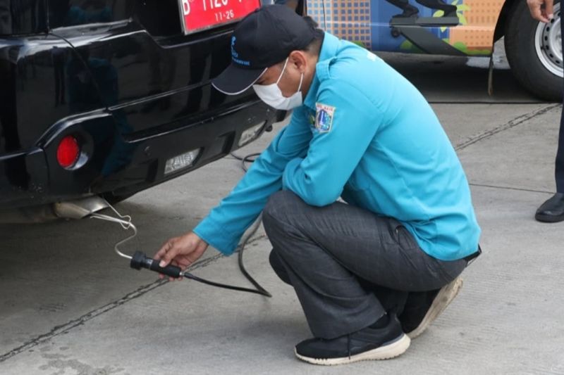 Belasan kendaraan dinas Jakbar gagal uji emisi gas buang